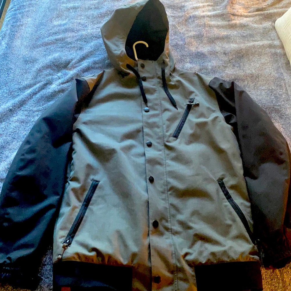 Ski/Snowboard Jacket (Like New)
